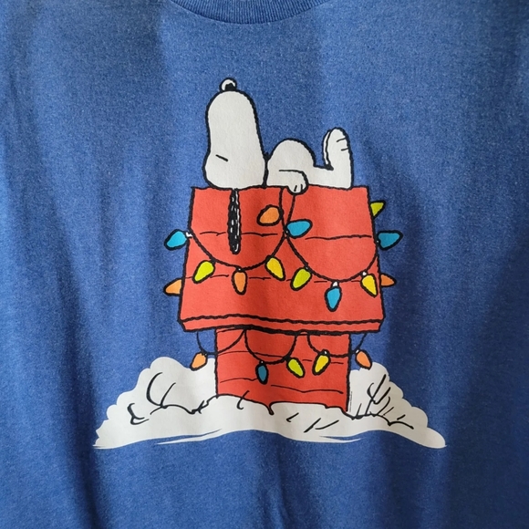 Sleeping Snoopy T-shirt - Picture 2 of 3